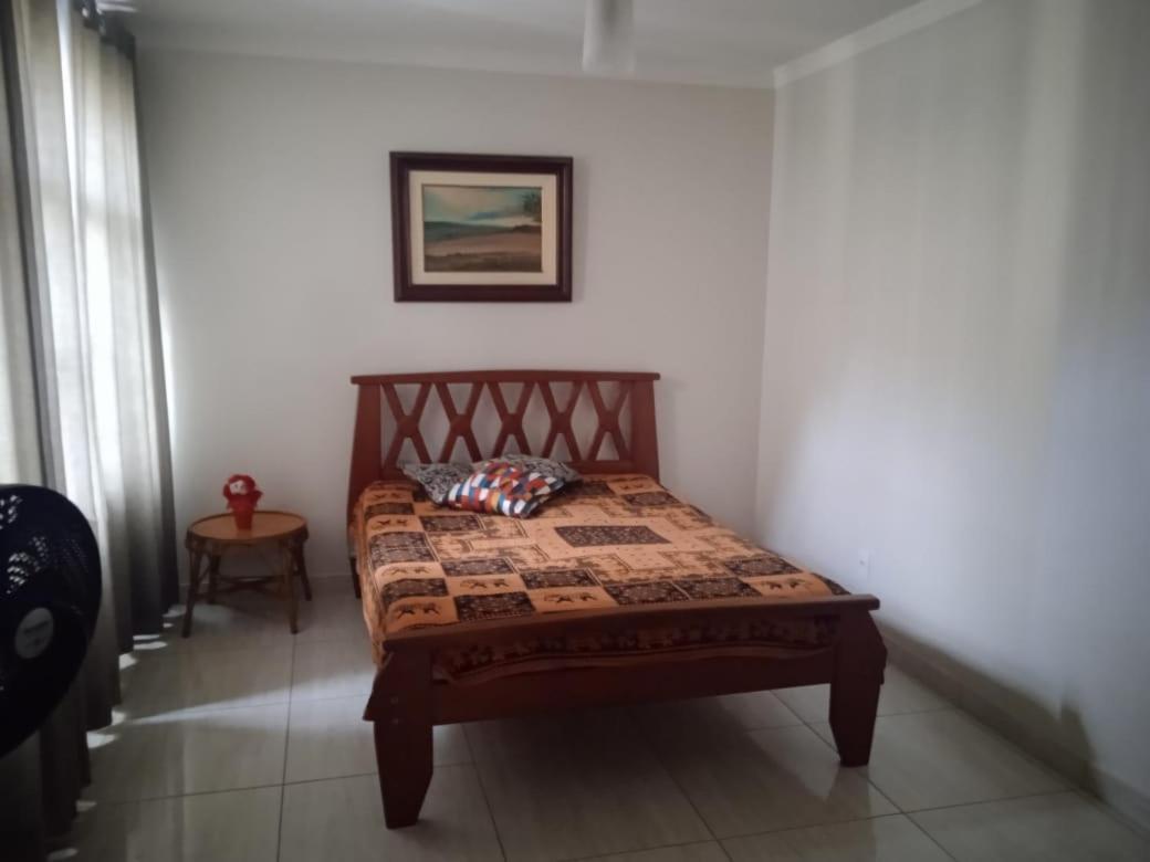 Apartamento A 50M Da Praia Do Forte 卡波布里奥 外观 照片