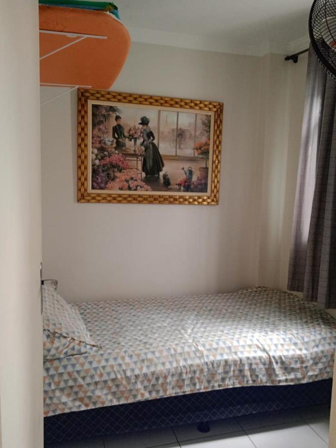 Apartamento A 50M Da Praia Do Forte 卡波布里奥 外观 照片