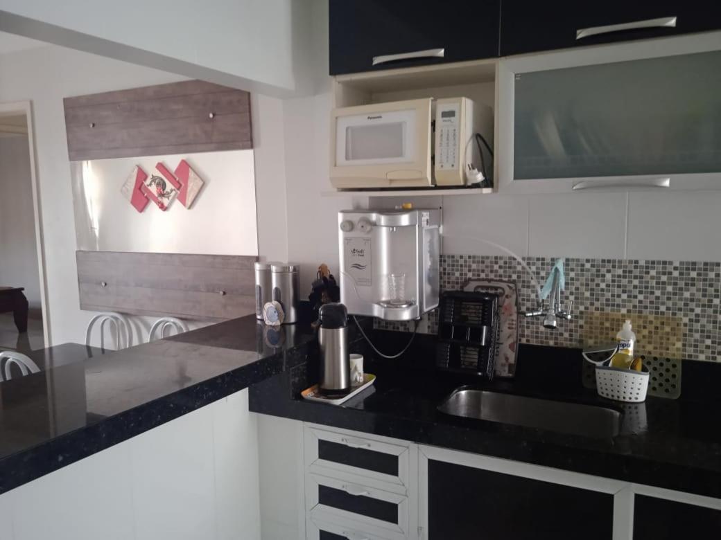 Apartamento A 50M Da Praia Do Forte 卡波布里奥 外观 照片